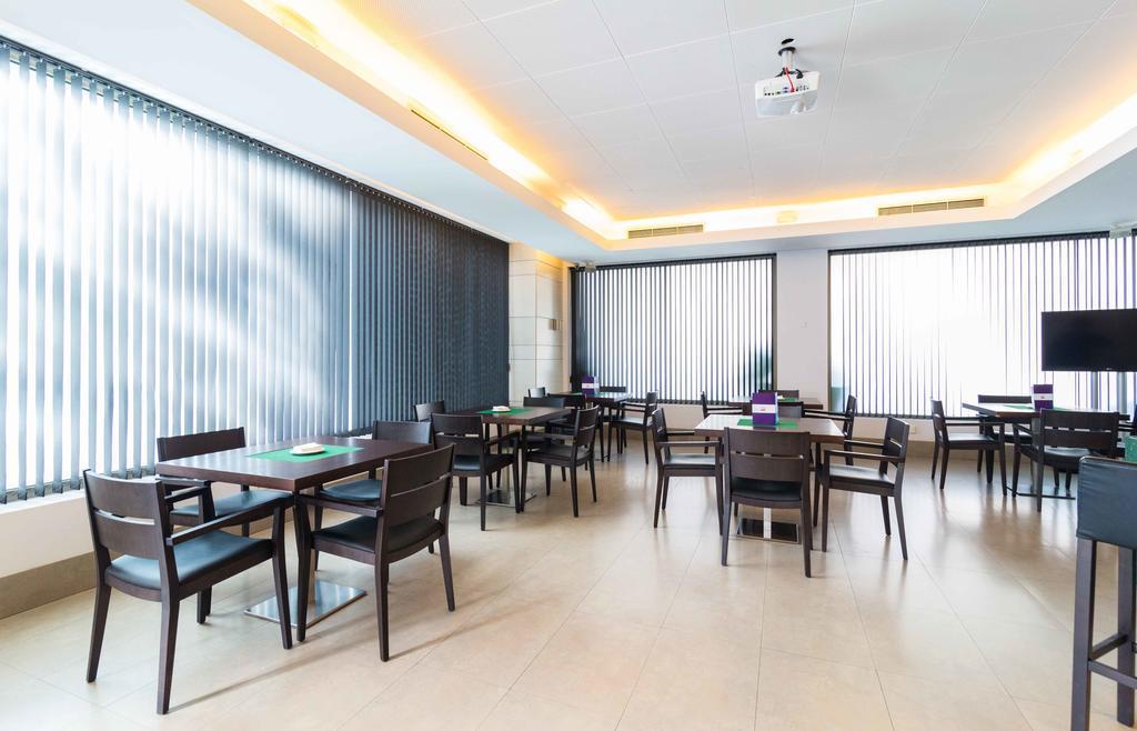 Suittes Hotel Algeciras Buitenkant foto