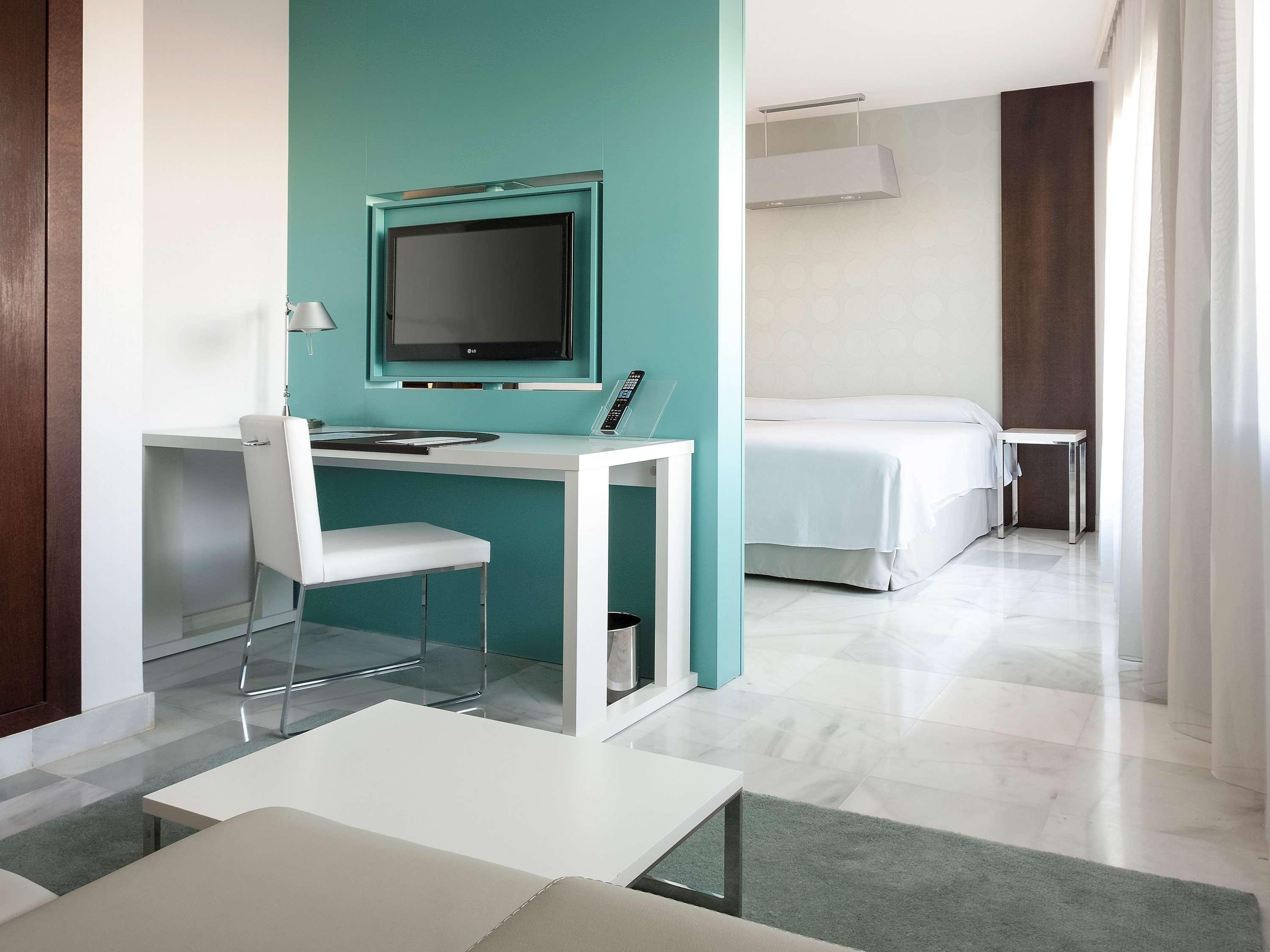 Suittes Hotel Algeciras Buitenkant foto